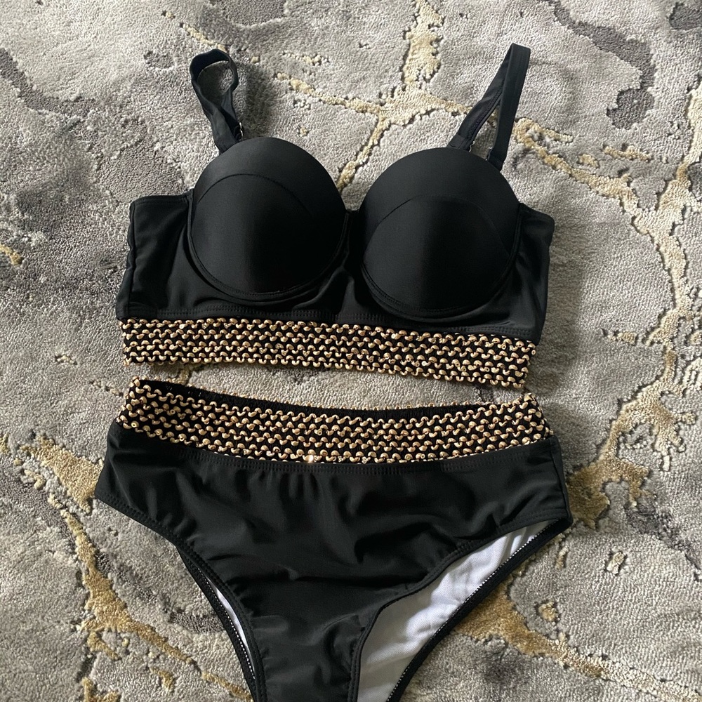 New Two piece Swimsuit - Picture 2 of 8